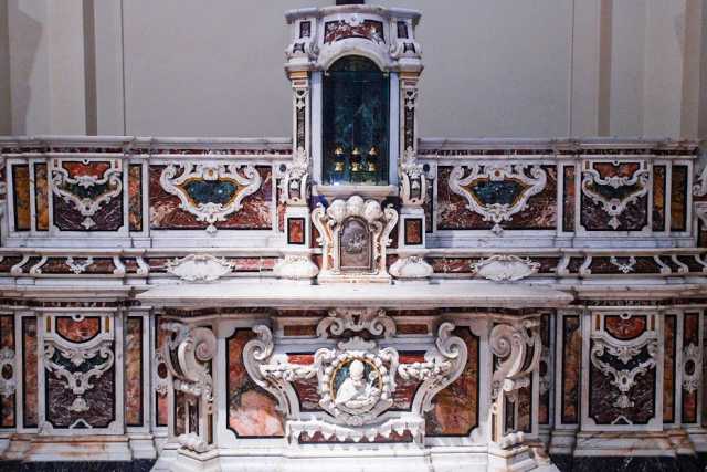 Una parrocchia barese cela un antico tesoro: l'altare della chiesa di Santa Maria del Buonconsiglio